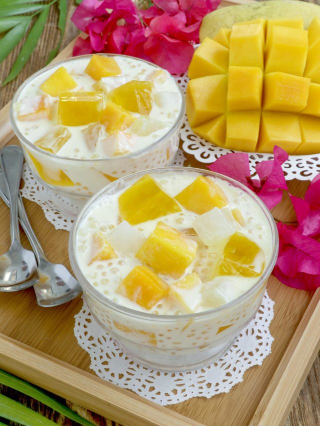 Creamy Mango Jelly with juicy and sweet mango cubes, mango-flavored jelly, nata de coco and mini tapioca pearls.