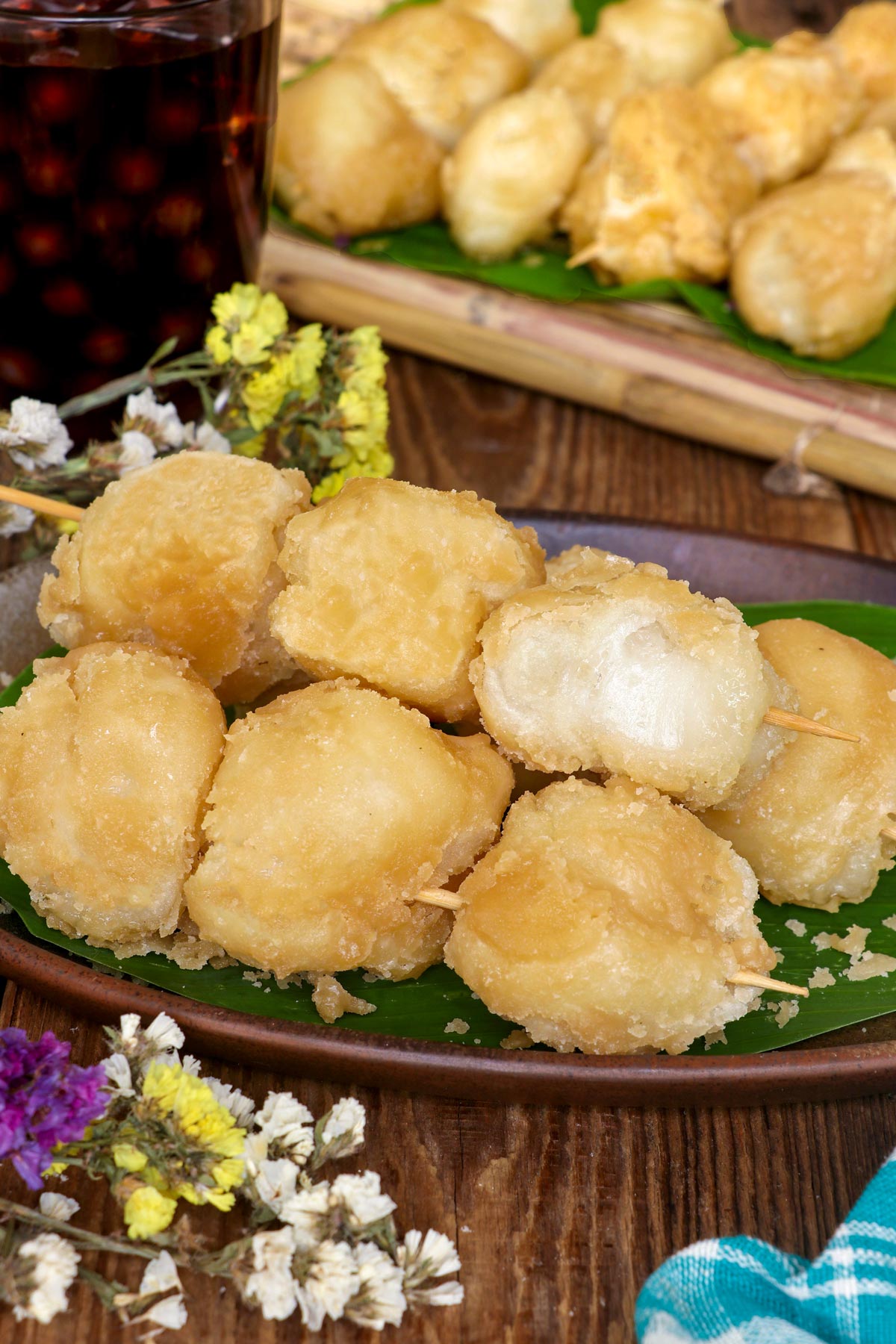 Carioca on skewers made with glutinous rice flour, sugar, and water.