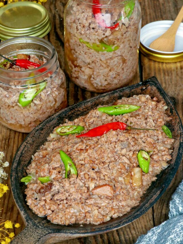 Sinantolan made with minced cotton fruit flesh (santol) with coconut cream, shrimp paste, and chili.