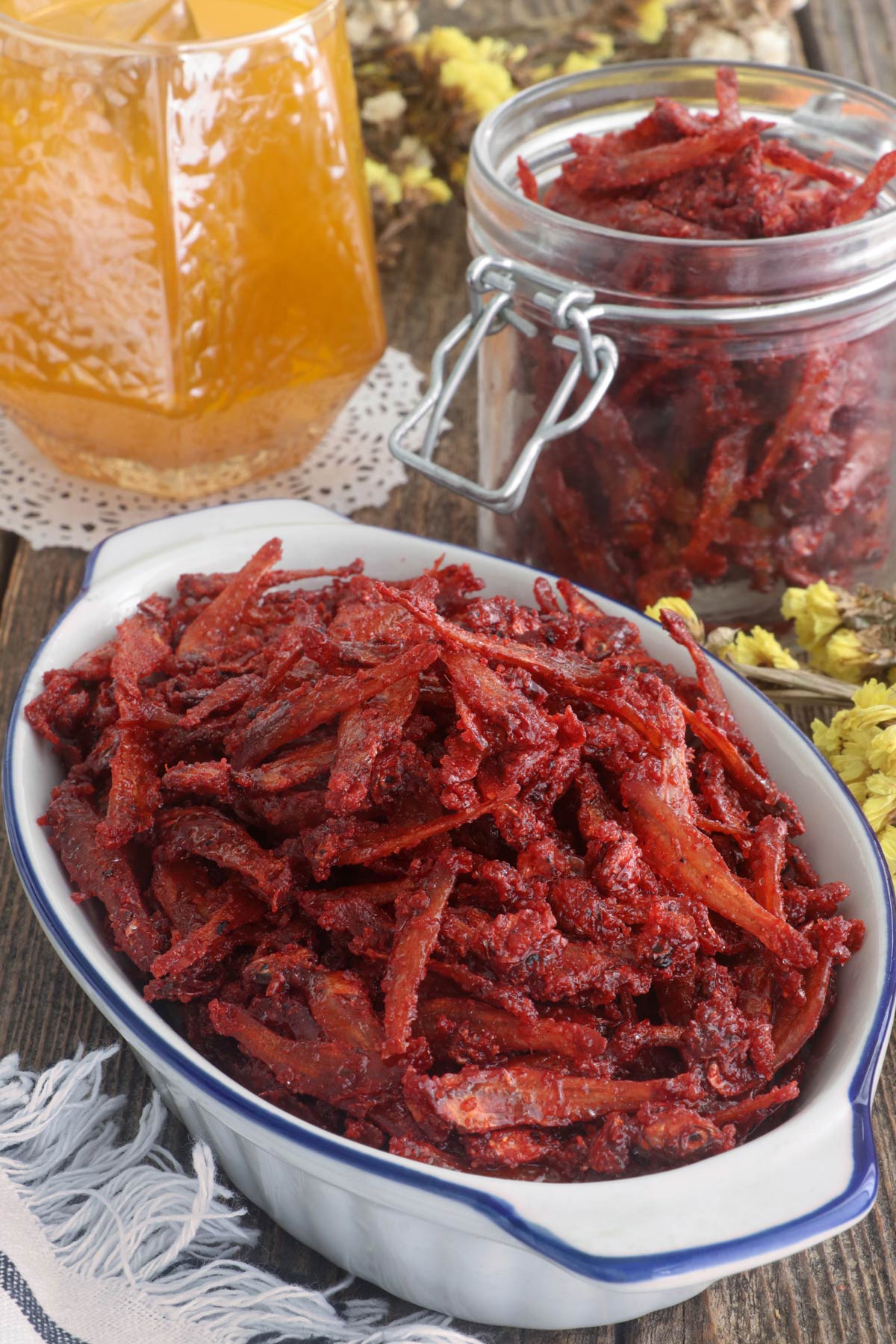 Sweet and Spicy Dilis in a serving plate.